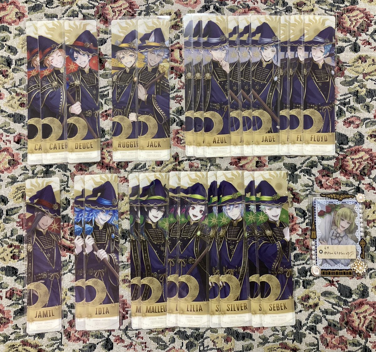 Plus53Plus27's tweet photo. ツイステ アニメイト 特典しおり ユニオン ブルーム 交換

譲）リドル/トレイ/ケイト/エース/デュース/レオナ/ラギー/ジャック☆/アズール/ジェイド/フロイド/カリム/ジャミル/ヴィル☆/エペル/イデア/オルト☆/マレウス/リリア/シルバー/セベク☆

求）ルーク

条件等リプへ続きます https://t.co/q0thVBOCL8