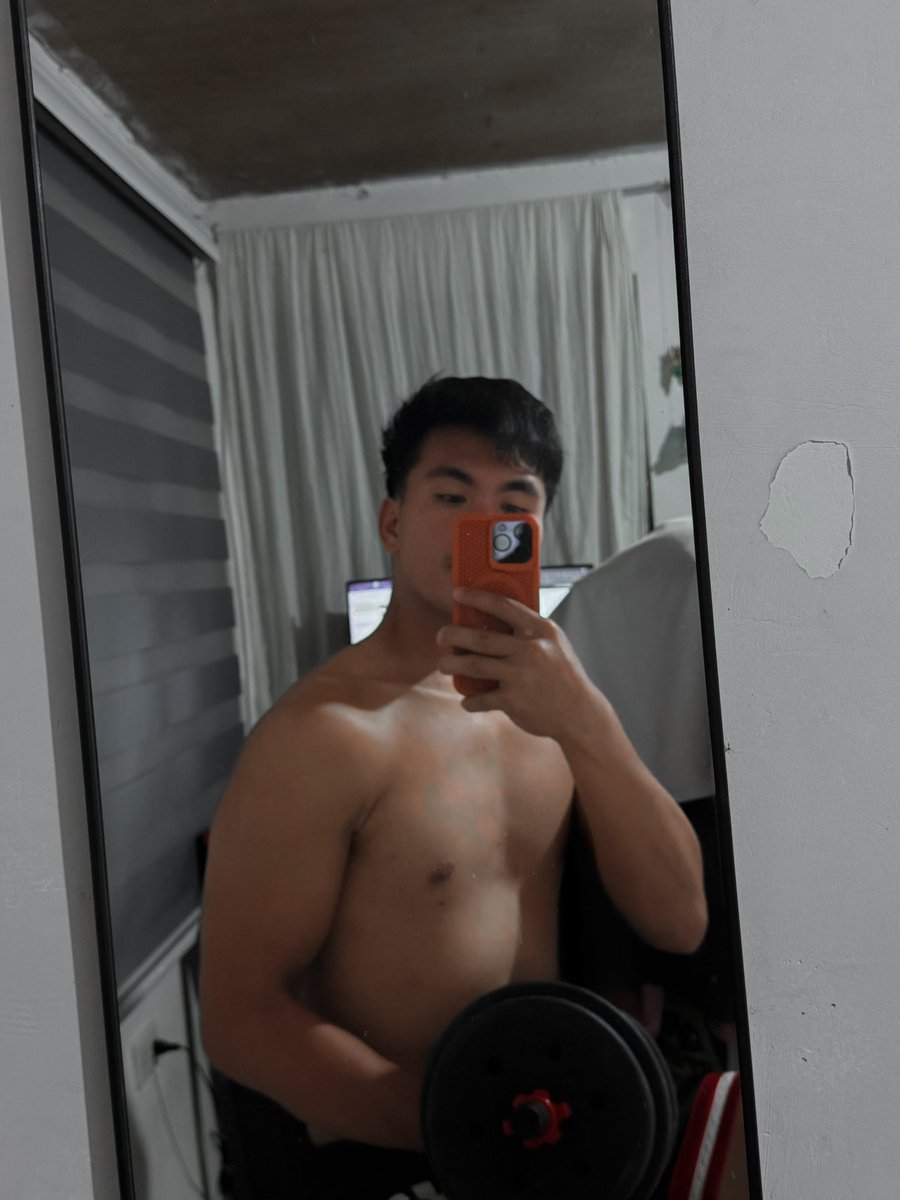 mosh_mello's tweet photo. Home workout🏋🏻‍♀️ https://t.co/oF7XMsDVQM