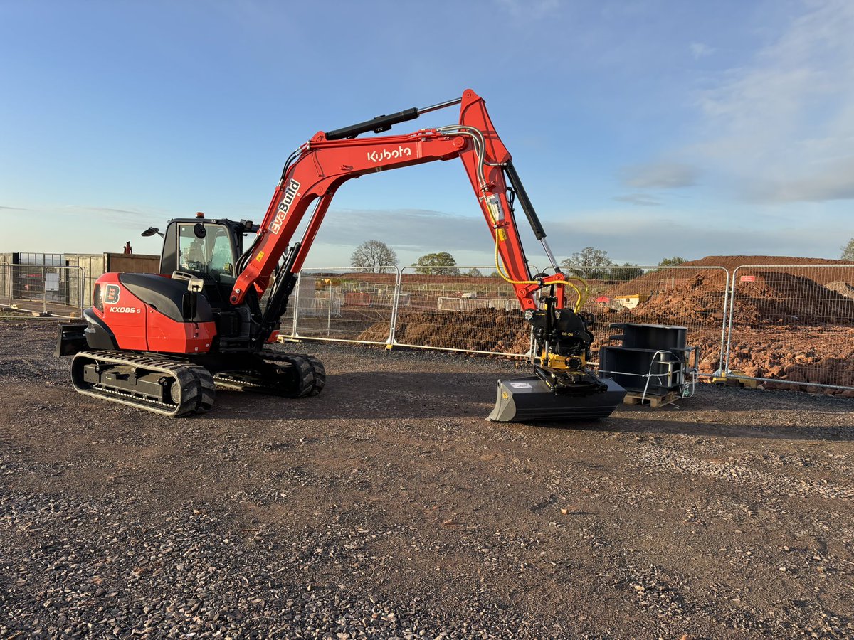 New <a href="/KubotaUK/">Kubota UK</a> KX085-5 with <a href="/engcon_uk/">Engcon UK Ltd</a> EC209 and Gripper, delivered today and straight to work. This is replacing the Case CX90d that I’ve been running for the past 3 1/2 years. It’s a lovely machine to drive. Thank you <a href="/EvaBuild/">EvaBuild</a>.