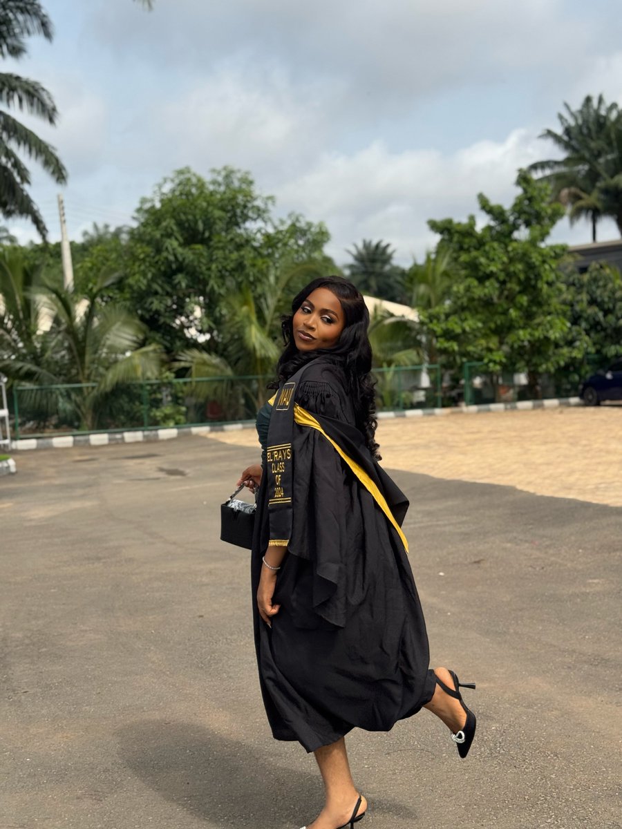 joycee_xo's tweet photo. Got inducted into the radiography profession yesterday. 
Emerged as the 4th Best Graduating student.
Emerged as the best in computed Tomography(CT)
In all, God did ✅✅ https://t.co/42ARKOu5sS
