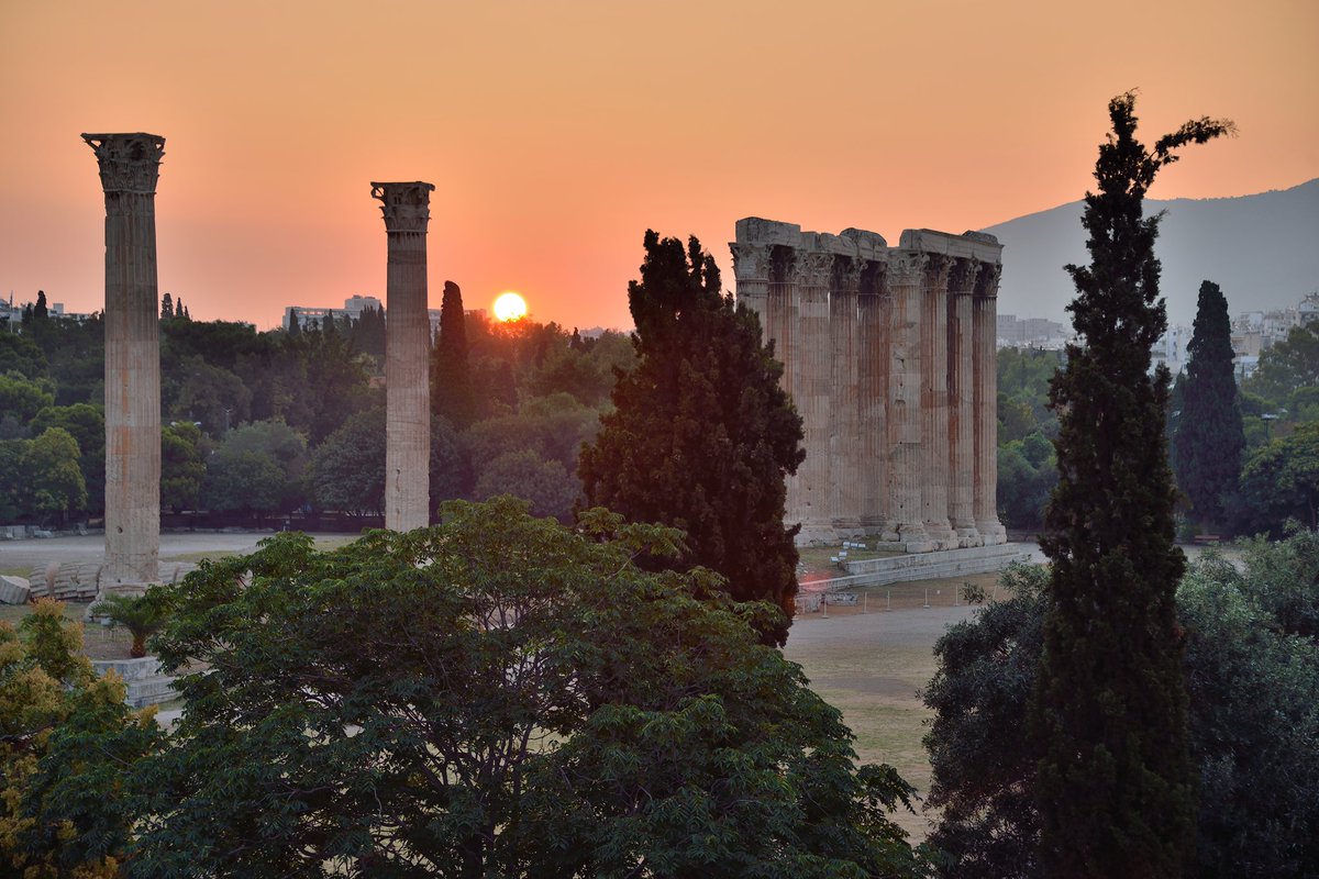 romanpriestess's tweet photo. Sunrise at the Temple of Zeus https://t.co/iOpTUJZAzf
