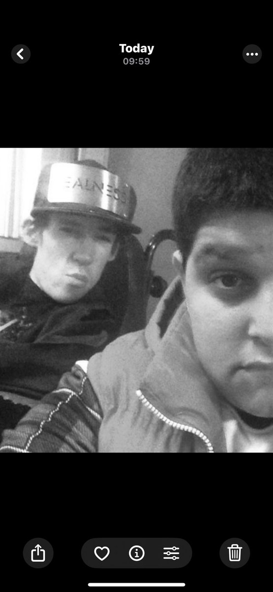 KyleWells316's tweet image. Look like we should be in a 90’s Boy Band! 😆🎤 @legendarykeyzz