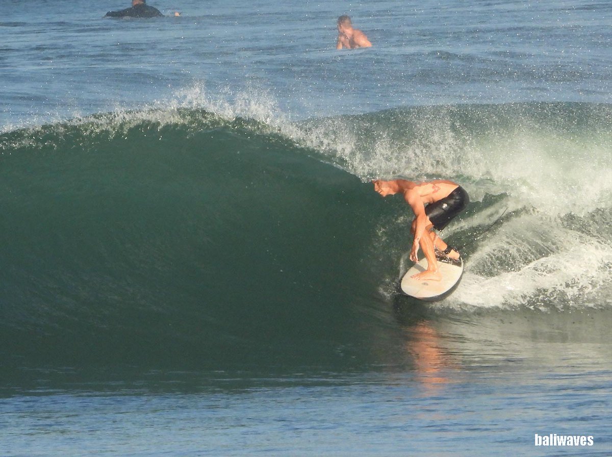 Baliwaves's tweet photo. Yesterday was another cracking day for surf in Bali. Ketut and co headed off early to #Canggu arriving at 6:00 and hanging out until arount 9:30am. They were greeted by 3-5ft offshore conditions with very few people out.
#baliwaves #balisurf #indosurf https://t.co/Tw6veS8rKN