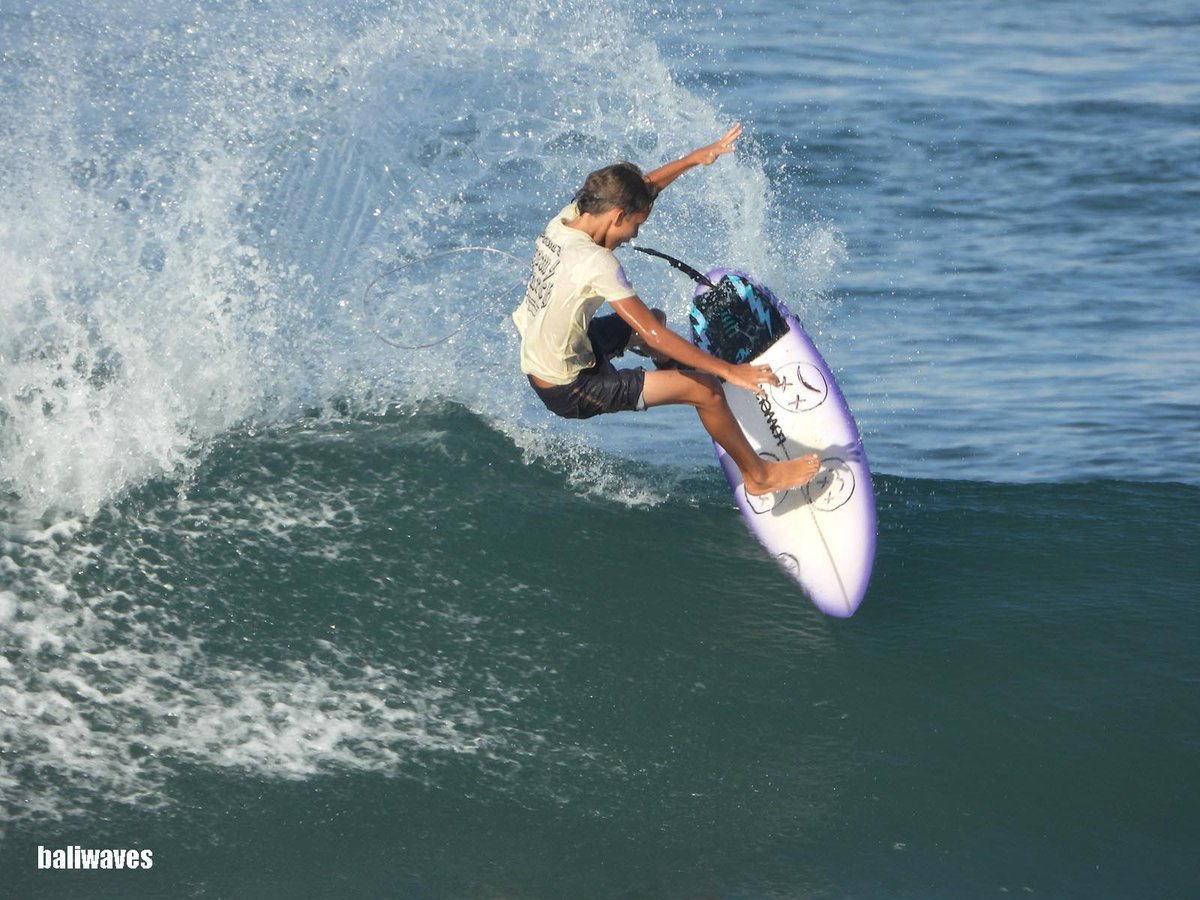 Baliwaves's tweet photo. Yesterday was another cracking day for surf in Bali. Ketut and co headed off early to #Canggu arriving at 6:00 and hanging out until arount 9:30am. They were greeted by 3-5ft offshore conditions with very few people out.
#baliwaves #balisurf #indosurf https://t.co/Tw6veS8rKN