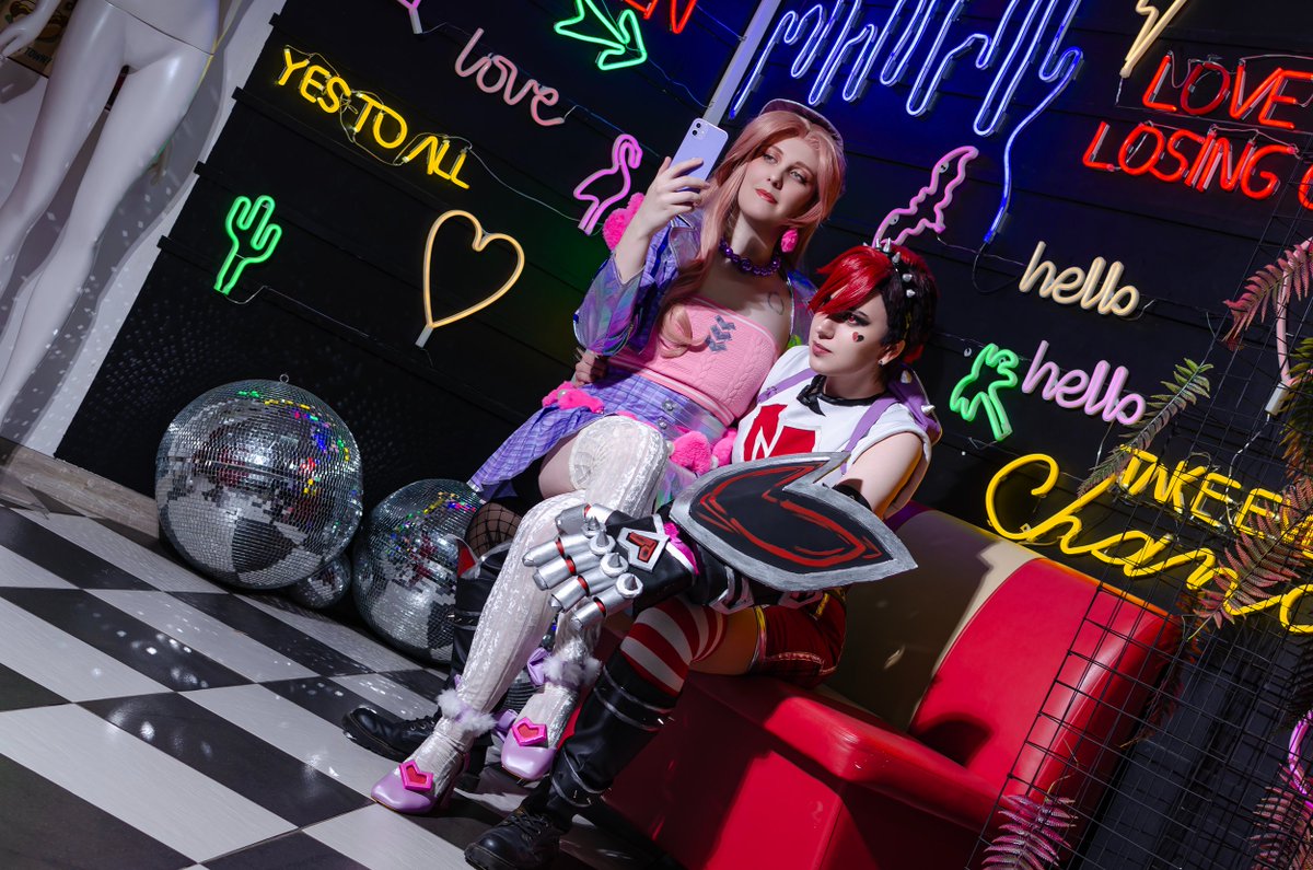 more in bsky    rtutb.bsky.social
#arcane  #cosplay #caitlyn #vi #caitvi #League_of_Legends