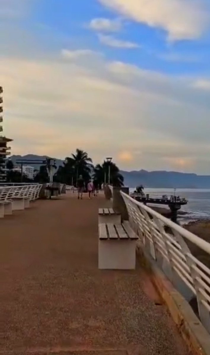 PsicoterapiaMSC's tweet photo. La corridita mañanera, #playeros
#together https://t.co/HFAVJae6Ry