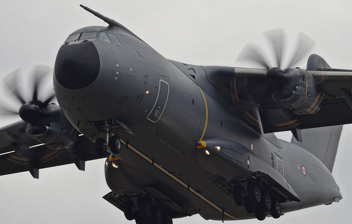 LebanonJets's tweet photo. Another #France AirForce A400M of the week: #FRBAG arriving into Beirut from Orleans as #CTM2098 hex #3B776C invisible on FR24, BLOCKED on other sources- around 700 French troops in #Lebanon for #UNIFIL
@CotamFleet https://t.co/PFsCZGVRdG