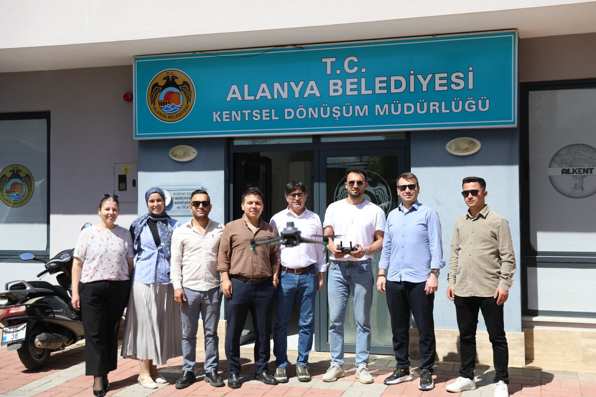 ALANYABLD's tweet photo. Kentsel Dönüşüm Müdürlüğümüz, Alanya’nın mevcut yapı stokunu, kent dokusunu ve gelecekte karşılaşabileceği riskleri analiz ederek kapsamlı bir Kentsel Dönüşüm Strateji Belgesi hazırlamak üzere önemli bir çalışmayı hayata geçirdi. Kentimizin havadan çekilecek görüntüleriyle başlayan bu detaylı çalışmayla riskli alanlar tespit edilecek, afetlere dirençli ve yaşanabilir bir şehir için yol haritası belirlenecek.

Ayrıntılar: https://t.co/lIthafICuE
