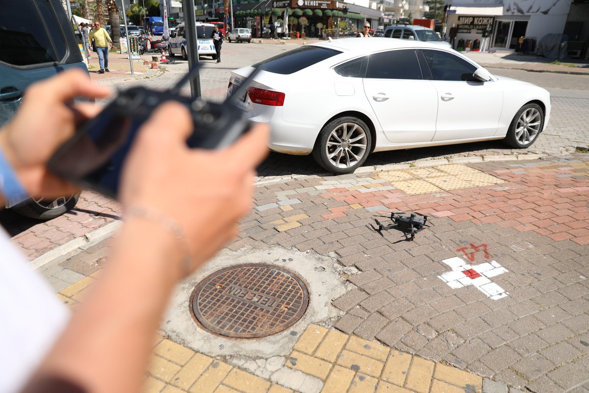 ALANYABLD's tweet photo. Kentsel Dönüşüm Müdürlüğümüz, Alanya’nın mevcut yapı stokunu, kent dokusunu ve gelecekte karşılaşabileceği riskleri analiz ederek kapsamlı bir Kentsel Dönüşüm Strateji Belgesi hazırlamak üzere önemli bir çalışmayı hayata geçirdi. Kentimizin havadan çekilecek görüntüleriyle başlayan bu detaylı çalışmayla riskli alanlar tespit edilecek, afetlere dirençli ve yaşanabilir bir şehir için yol haritası belirlenecek.

Ayrıntılar: https://t.co/lIthafICuE