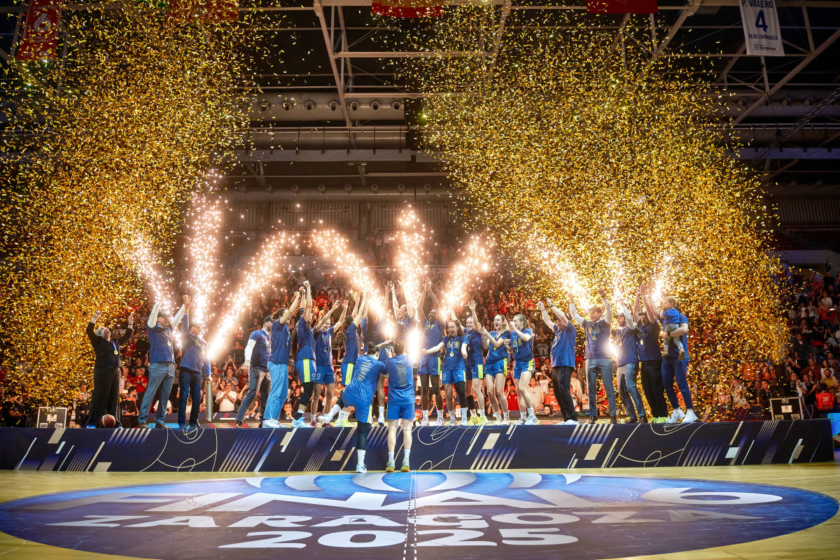 FandomFactory_i's tweet image. Final Six EuroLeague Women 2025 in Zaragoza 🏀

Together with FIBA EUROPE, we participated in preparing and creating the fan experience concept for the Final Six EuroLeague Women 2025.

#FandomFactory #EuroLeagueWomen #FinalSix #Zaragoza2025 #VisualExperience #WeBringTheShow