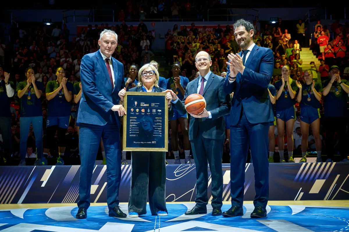 FandomFactory_i's tweet image. Final Six EuroLeague Women 2025 in Zaragoza 🏀

Together with FIBA EUROPE, we participated in preparing and creating the fan experience concept for the Final Six EuroLeague Women 2025.

#FandomFactory #EuroLeagueWomen #FinalSix #Zaragoza2025 #VisualExperience #WeBringTheShow