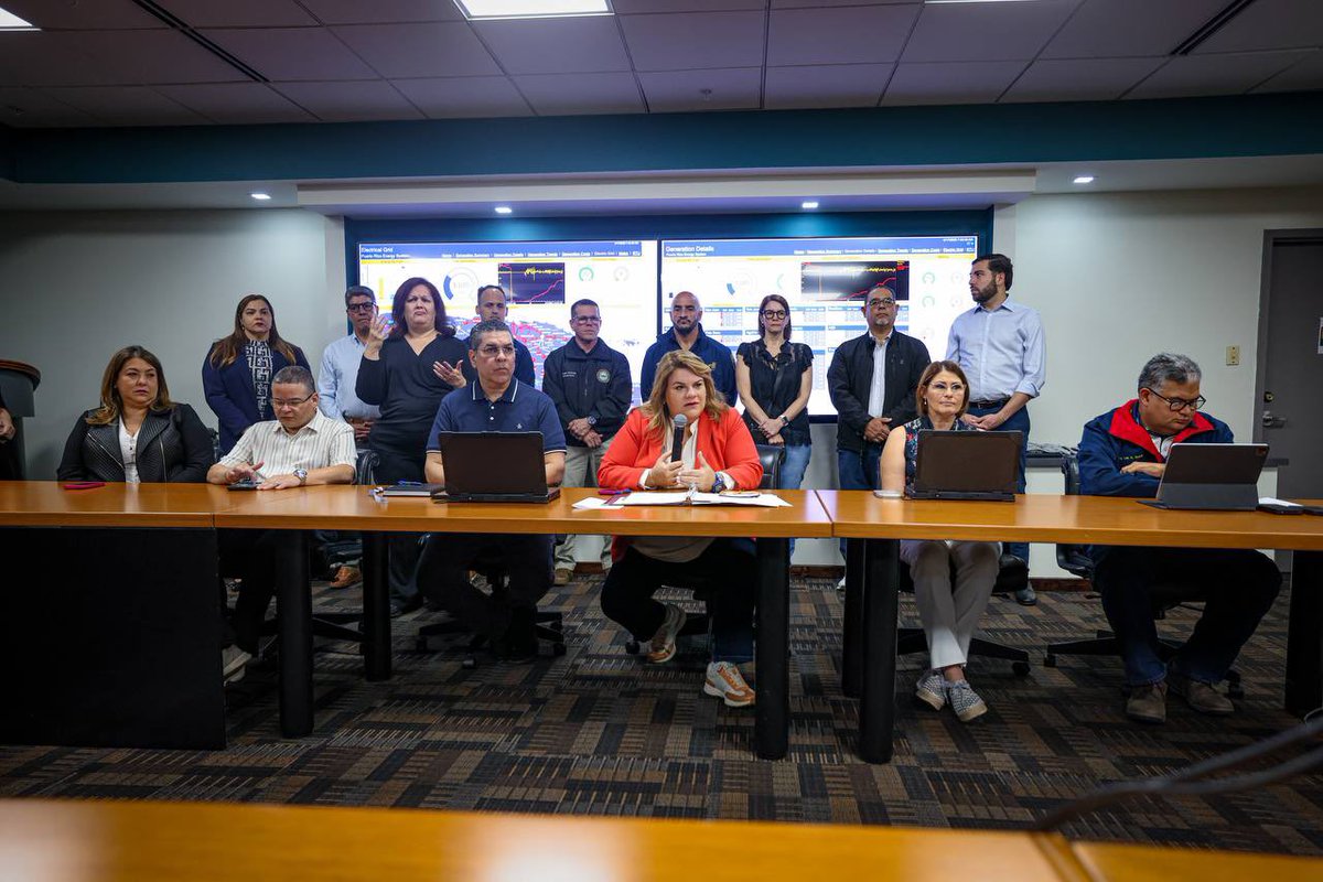 Jenniffer's tweet photo. Seguimos informando y fiscalizando por un servicio eléctrico digno. Hoy compartimos información actualizada sobre el restablecimiento de la energía eléctrica en la isla. Nuestra labor de fiscalización a LUMA continúa, asegurando que todas las familias reciban el servicio eléctrico que merecen, de manera justa y eficiente.