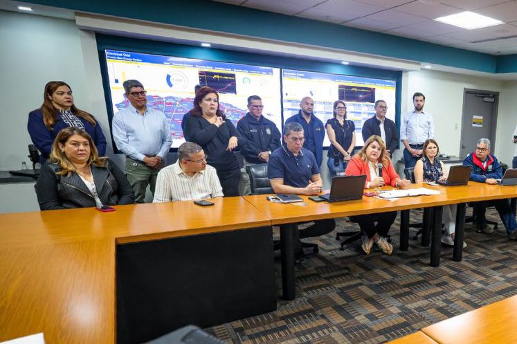 Jenniffer's tweet photo. Seguimos informando y fiscalizando por un servicio eléctrico digno. Hoy compartimos información actualizada sobre el restablecimiento de la energía eléctrica en la isla. Nuestra labor de fiscalización a LUMA continúa, asegurando que todas las familias reciban el servicio eléctrico que merecen, de manera justa y eficiente.
