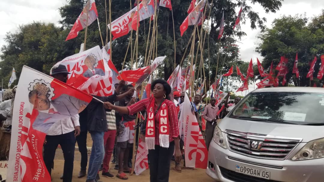 EtoyiFidele's tweet photo. Une mobilisation remarquable de l'UNC/Haut-Katanga que dirige Madame @RizikiMaryse lors de l'accueil du Chef de l'Etat, Felix Antoine TSHISEKEDI TSHILOMBO, en visite de travail dans la ville cuprifère, Lubumbashi. https://t.co/JirdDCnVBF