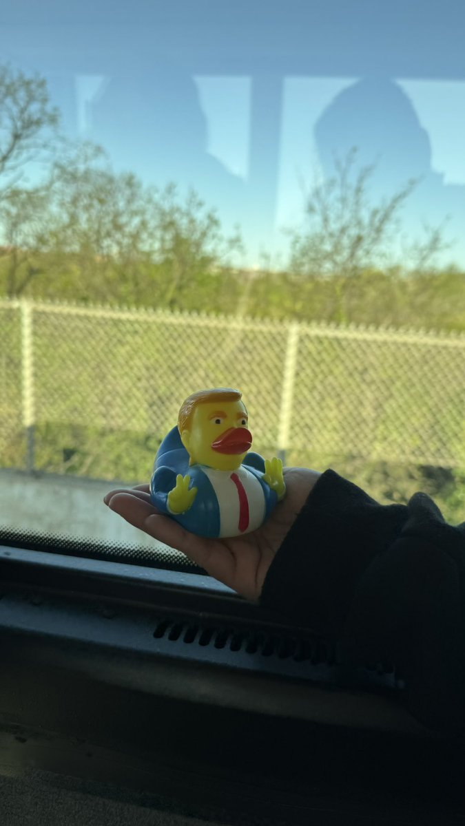 TYLERNOL_R's tweet photo. Good morning 𝕏 and Patriots. The #TrumpDuck is heading out for his last day in D.C.

Let’s go see some more memorials! https://t.co/odvDmDJvDt