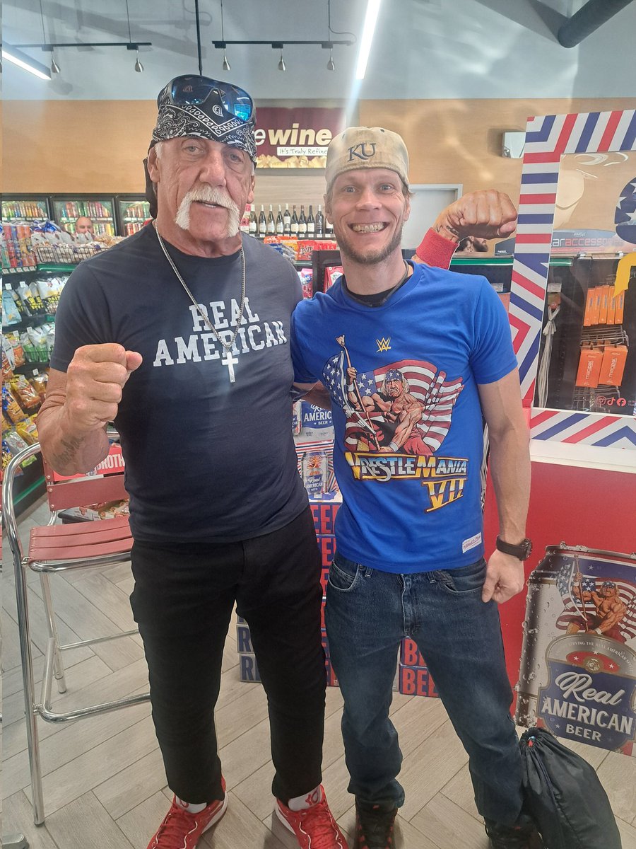 KyleUitto's tweet photo. I met @HulkHogan twice during his @realamerbeer tours in Ohio.... now it's the only beer I drink #supportthebrand #brother #Hulkamaniac https://t.co/O5ysWlDaHK