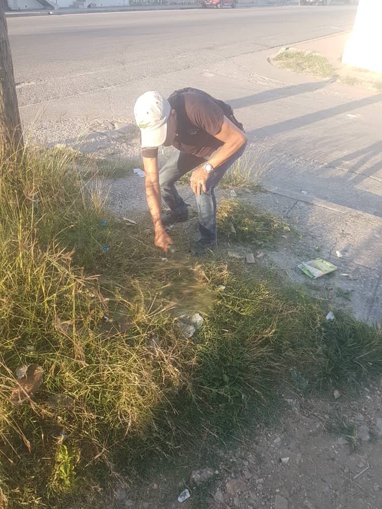 AsambleaLaLisa's tweet image. Seguimos hoy en ofensiva de limpieza e higienización comunal en #LaLisaViveEnMí
Los trabajadores de #Comunales no se detienen #SíSePuede.