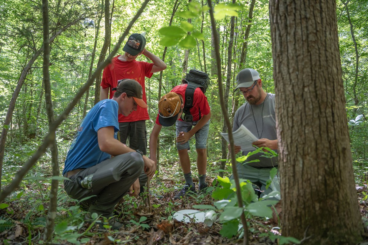 Parents and educators! 📢 The application deadline for Camp Woods &amp; Wildlife is April 25 🏕️ Students ages 13-16 will enjoy a week of exploring nature, building skills and discovering natural resource careers. Camp is June 16-20 near Appomattox—apply today: ow.ly/C7EP50VBZ4X
