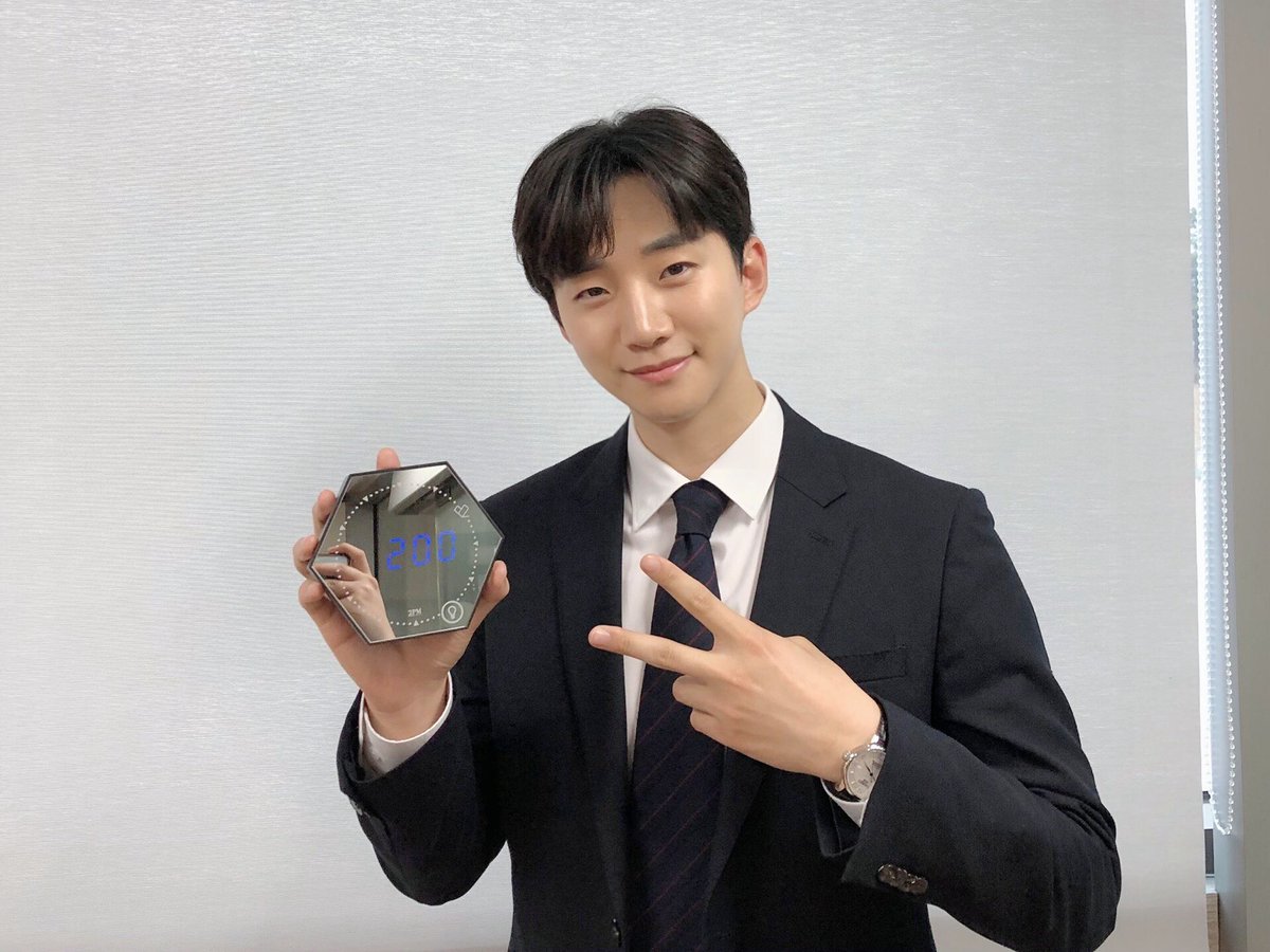 LeeJunhoSpain's tweet photo. 🕑🐧💛🥹😍
#2PM #The2PMclock #2PMclock #AlwaysNextToJUNHO #이준호의새로운시작을응원해 #이준호 #LEEJUNHO #준호 #JUNHO #イジュノ #李俊昊 #อีจุนโฮ https://t.co/E4xf7ahzfX