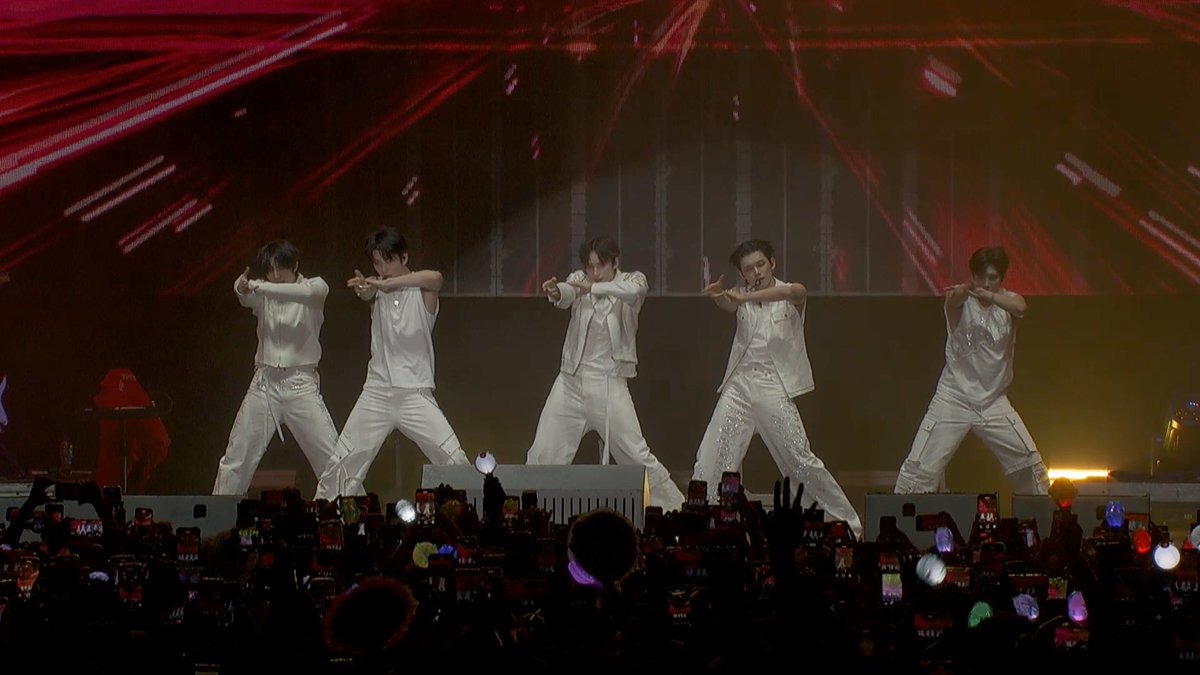 ‘Danger’ stage @ AXE Ceremonia | TXT (투모로우바이투게더) 
(youtu.be/YGE9wG4ZJtc) 

#투모로우바이투게더 #TOMORROW_X_TOGETHER #TXT 
#TXT_Danger