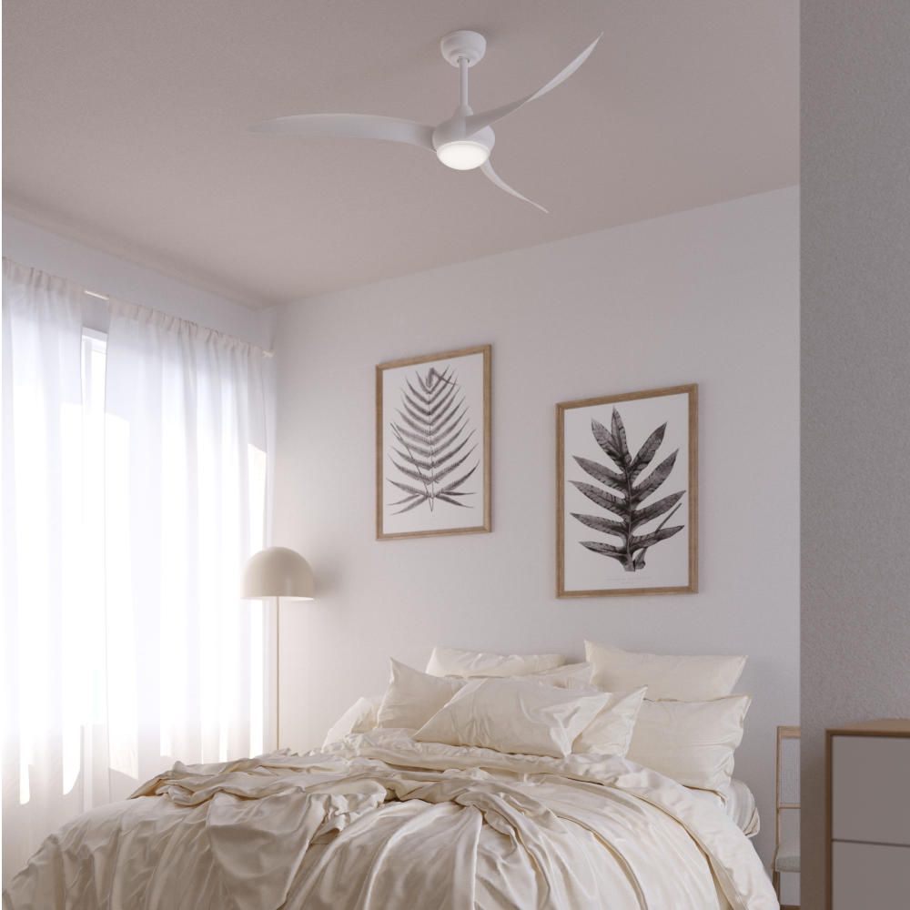 AOMLightingLtd's tweet image. One fan, all seasons. The Helix 1320mm keeps you cool in summer and cosy in winter—with built-in LED lighting and a modern white finish. #CeilingFan #LEDLighting #AllSeasonComfort  aomlighting.co.uk/helix-%C3%B813…
