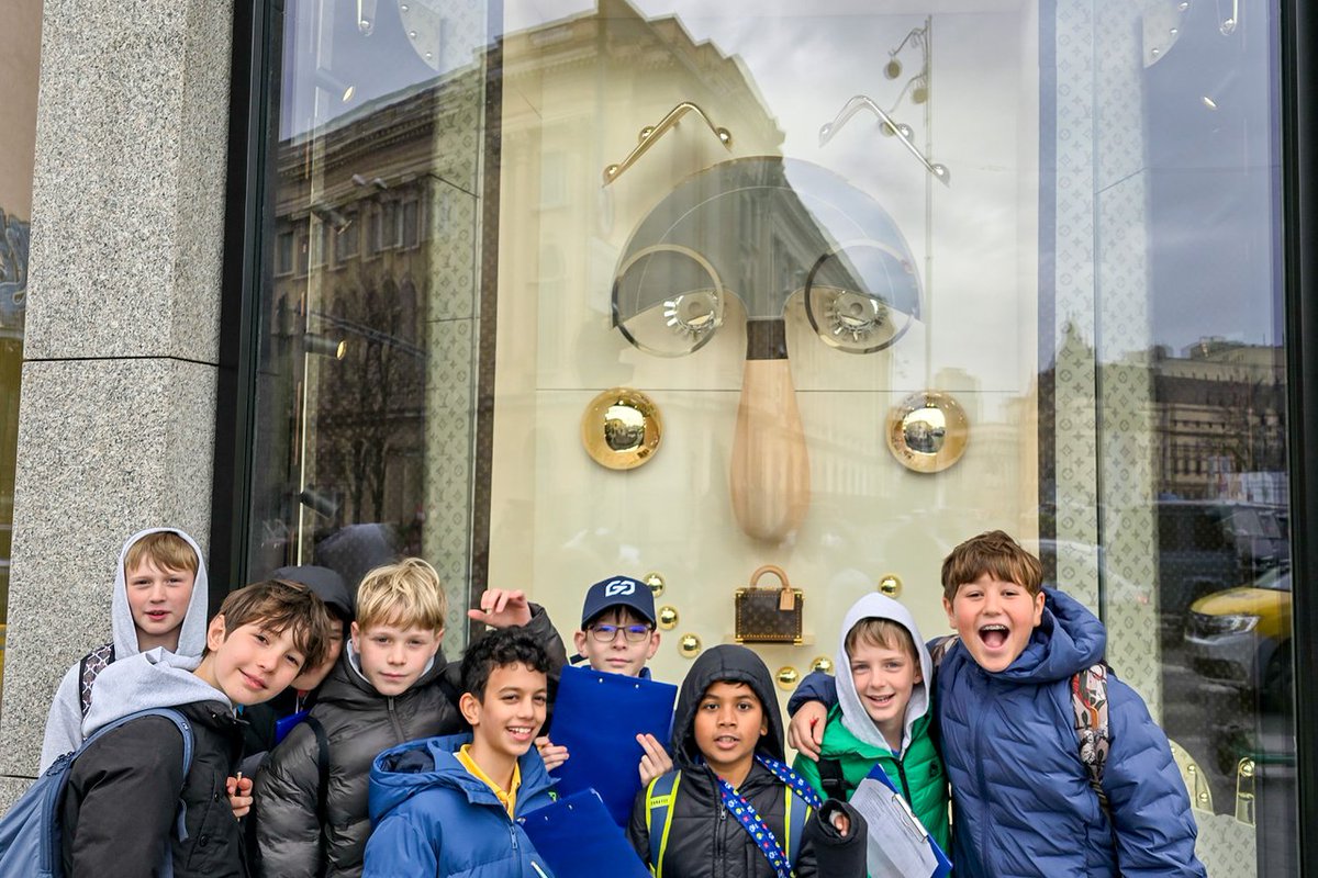 britishschoolro's tweet image. Our Year 6 pupils explored land use on a walk along Calea Victoriei, collecting data, comparing areas and diving into detailed discussions. A great hands-on learning experience! 📊
#BSB #SchoolLife #WeAreBSB