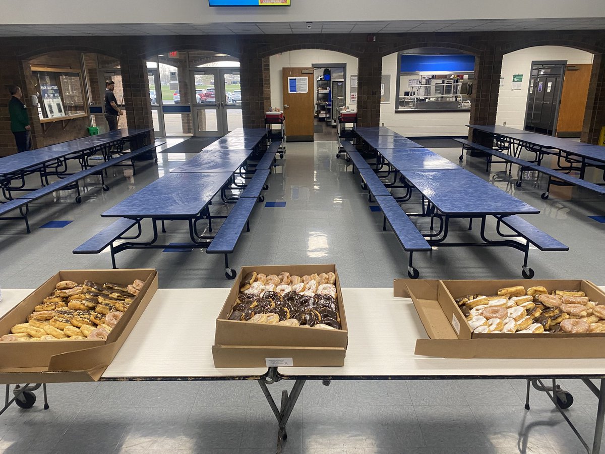 Celebrating our kids and staff and thankful for the amazing job they did during state testing 💙🤟🏻