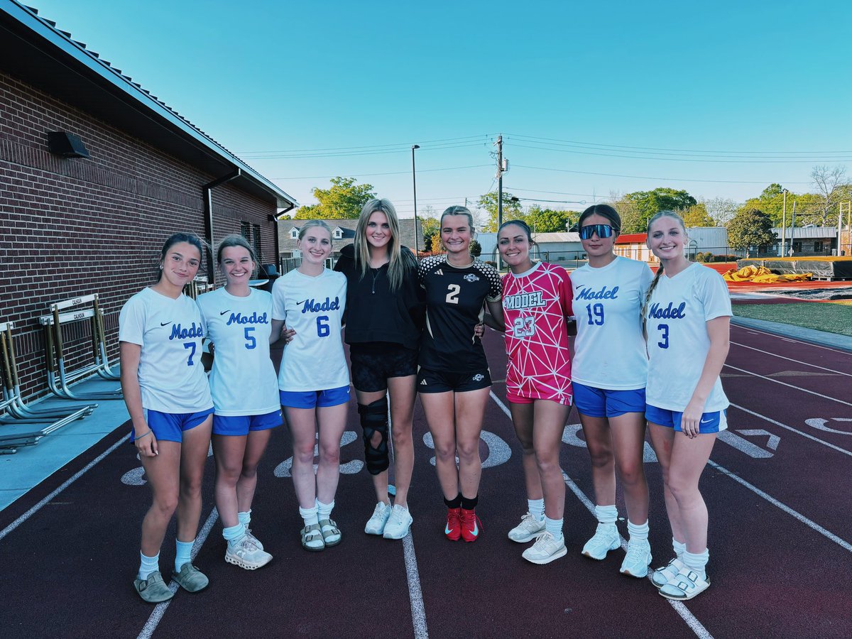 MiaRStokes's tweet photo. Got to play against more of my travel teammates on Tuesday! We played Model, not the results we wanted but we fought til the end! We have a big game today against Trion at 7:00! #ladyjackets #junioryear #soccer #2 #2026 ⚽️💪🏼🐝 https://t.co/2owvSo1vQc