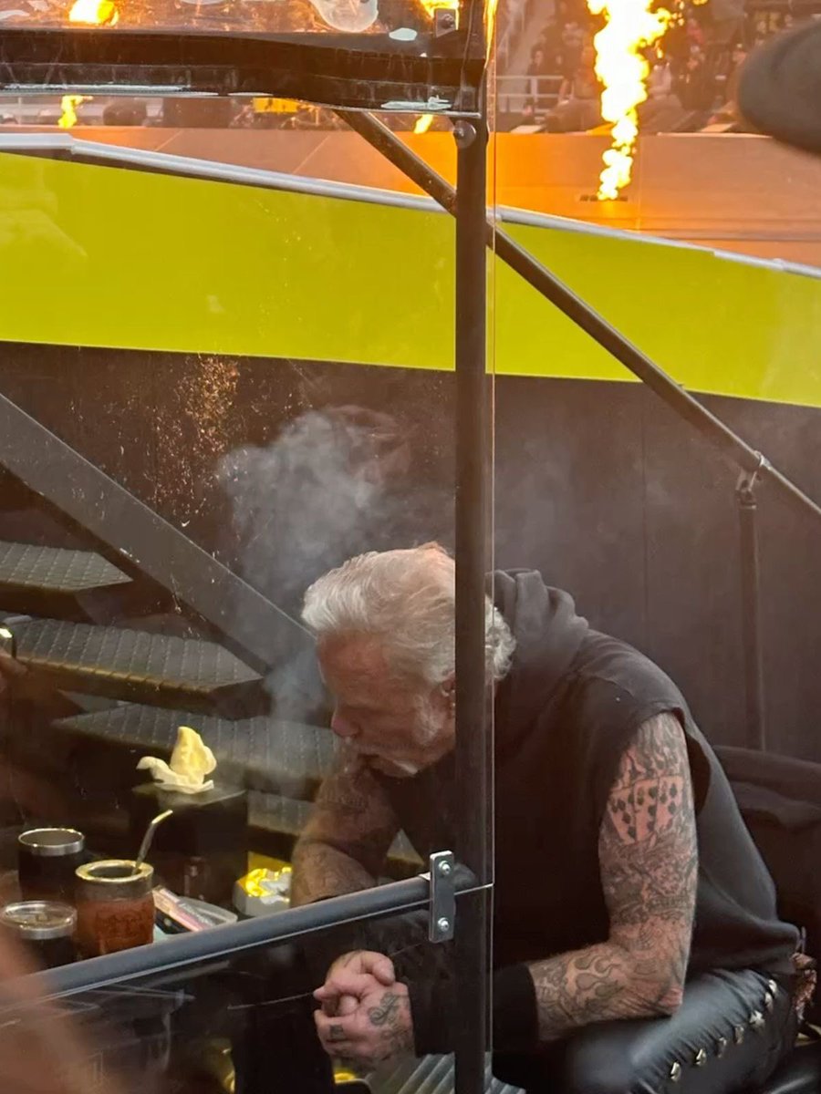 daily james hetfield (@dailyhetfield) on Twitter photo 