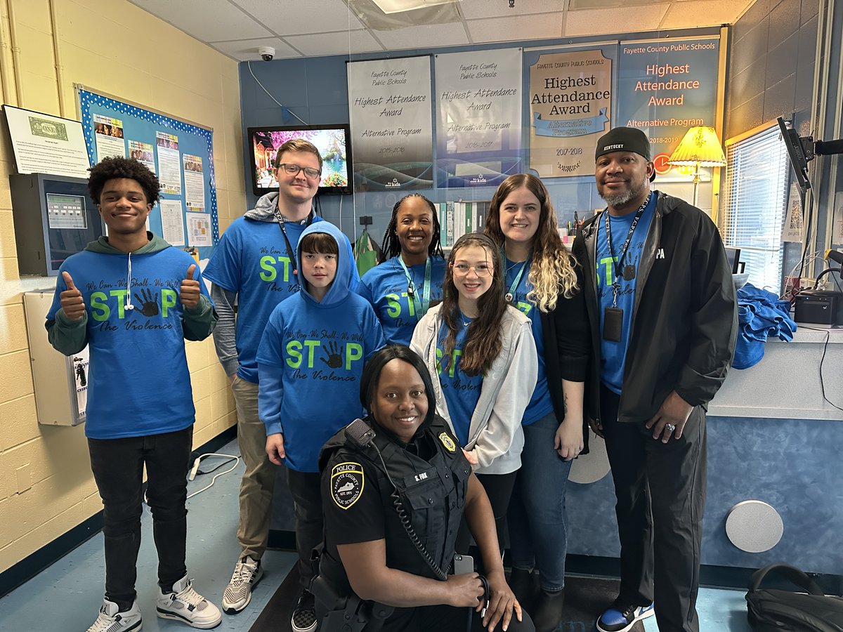 TLCWhiteTiger's tweet photo. Yesterday, some of our students attended the Youth Violence Prevention Summit 2025.
Thank you to Mr. White for setting this up for our students and Mr. Coleman for helping out! https://t.co/5kQKzA2jep