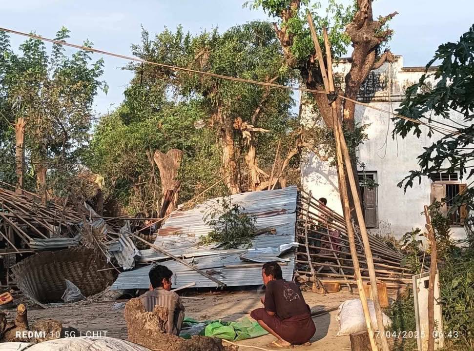 Nikki66000460's tweet photo. The Military Council Aircraft attacked #Sintat Village, #Ngazun Township, #Mandalay  Division on April 16&amp; killed 2 civilians , some domestic animals with damaging some buildings .
#WhatsHappeninglnMyanmar 
#2025Apr17Coup 
#WarCrimesOfJunta https://t.co/4xHQvl44JA