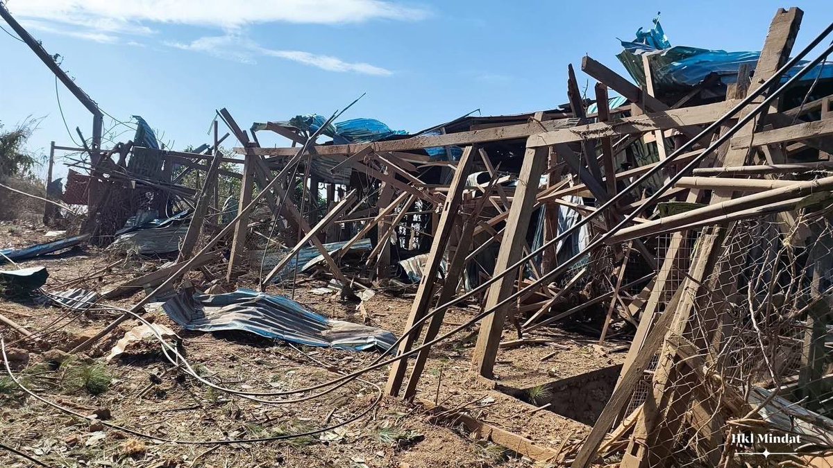 Nikki66000460's tweet photo. The Military Council Aircraft attacked #Sintat Village, #Ngazun Township, #Mandalay  Division on April 16&amp; killed 2 civilians , some domestic animals with damaging some buildings .
#WhatsHappeninglnMyanmar 
#2025Apr17Coup 
#WarCrimesOfJunta https://t.co/4xHQvl44JA