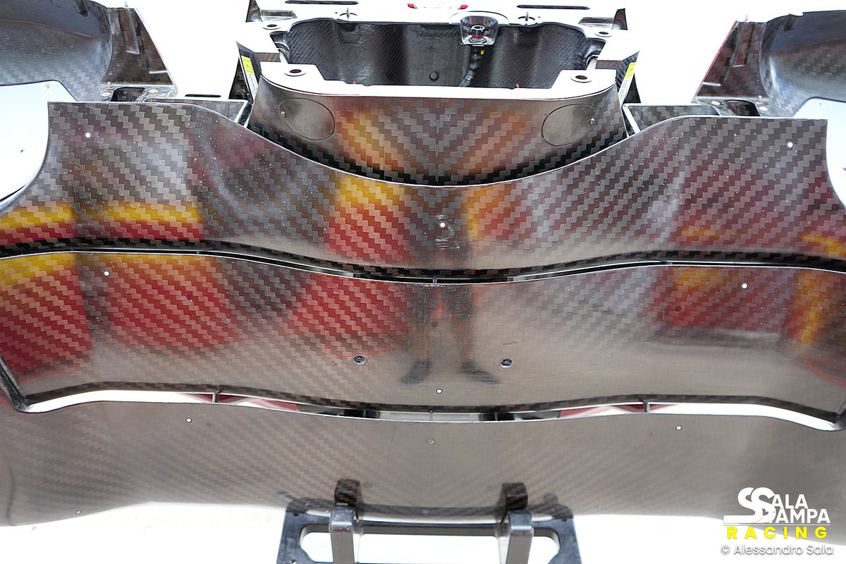SalaStampRacing's tweet image. #SalaStampaRacing Cielo carico di nubi e pioggia sul #autodromoimola che allestisce box ed impianto per il secondo appuntamento iridato del #FIAWEC, domenica la #6HImola con #FerrariHypercar chiamate alla conferma (📸@AlessandroSala1)