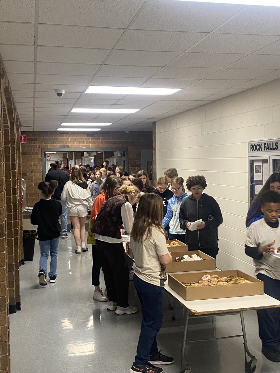 Breakfast is served!! Thank you Folsom’s Bakery!!!