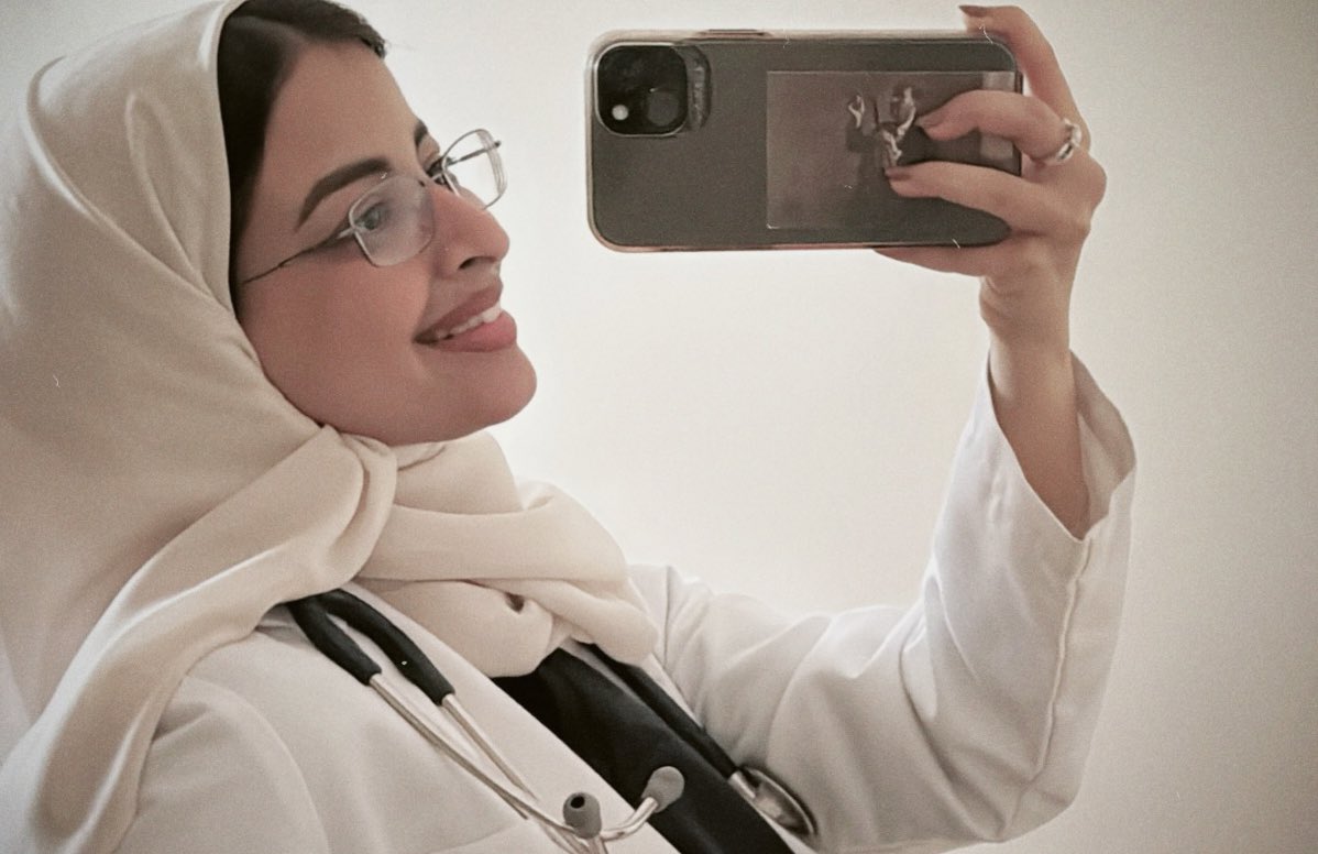 النجاة من الباطنة بالضبط كما يُقال في: «أما اليقين فلا يقين وإنَّما* أقصى اجتهادي أن أظن وأحدسا»