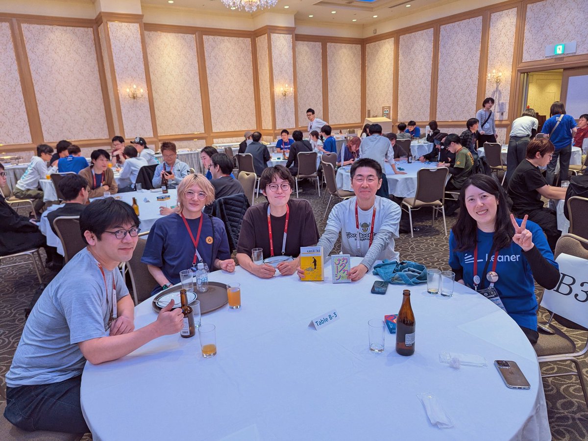 niku_name's tweet photo. #leaner さん主催のmeetupでボードゲームで遊びました。私たちの卓はカタカナを使わずにカタカナ語を説明する「カタカナーシ」と、はい、いいえで答えられる質問を重ねることで不条理な状況の理由の説明を解明する「ウミガメのスープ」をやりました。楽しかった!!ありがとう #rubykaigi #rubyfriends https://t.co/Y5GDieb9yP