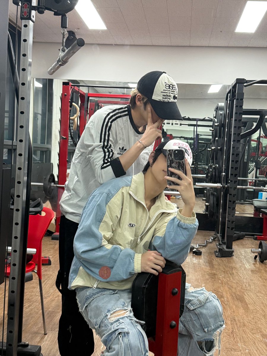 생소한 헬스 메이트 그리고 마냥 신나버린 짱지녁의 생소한 메이트님🐶