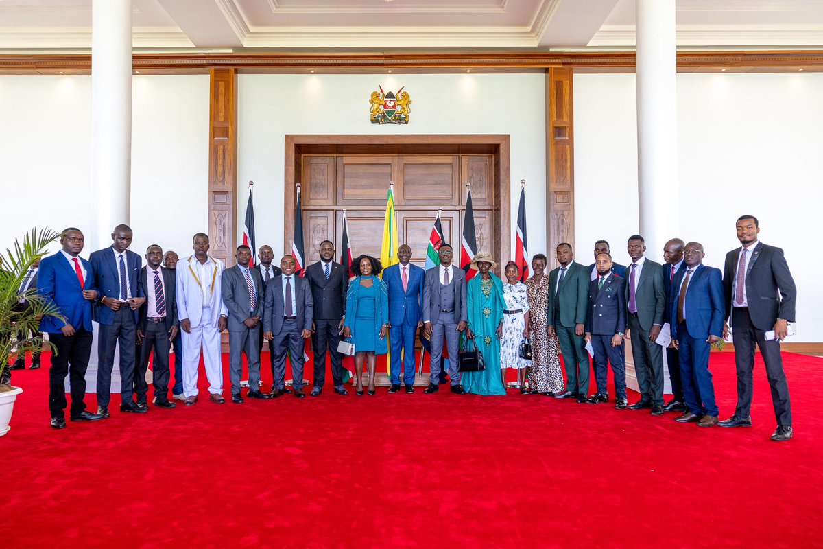 fikirini_jacobs's tweet image. This morning at State House, Nairobi, I was officially sworn in as the Principal Secretary for the State Department for Youth Affairs and the Creative Economy.

I am deeply grateful to the Almighty God for this incredible blessing at this stage in my life. I also extend my…