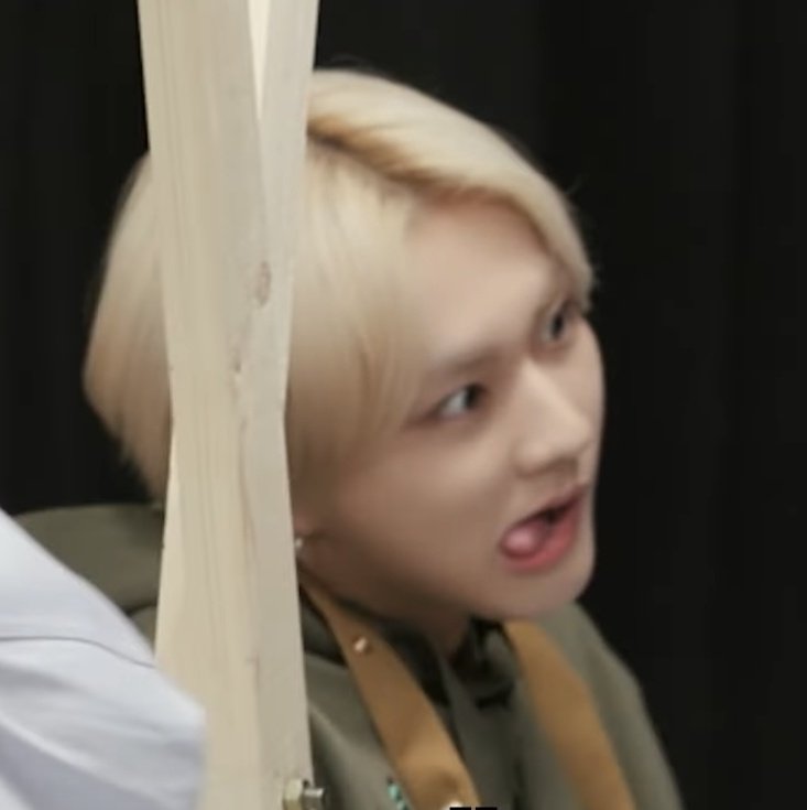 jollywonie's tweet photo. Love that the editor didn't even think of putting the artist protection sticker, cuz silly Jungwon is still adorable 😭 https://t.co/z2BrsPPu1s