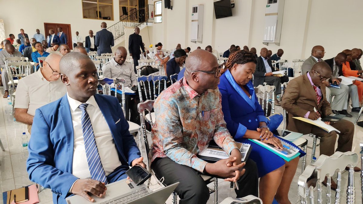 Le Premier Ministre Félix MOLOUA a lancé ce 17/4/25 les travaux de l’atelier de dissémination du Diagnostic sur l’écosystème d’identification en RCA. Il s’agira de débattre de la digitalisation de ce droit fondamental qui est l’identification,  socle de la personnalité juridique.