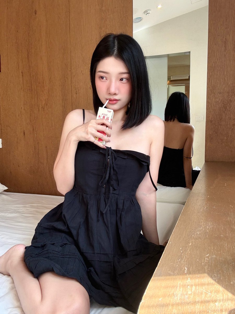 https://t.co/VLEqBdAHCR
滑下來的部分…👆🏻晚點給你們看 嘻嘻 https://t.co/QDjkbykllh