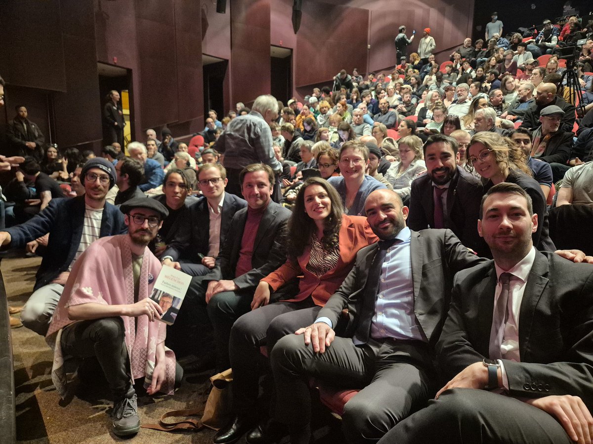 Thibault Froehlich (@froehlich__) on Twitter photo Aux côtés du co-porte-parole de Québec solidaire <a href="/GClicheRivard/">Guillaume Cliche-Rivard</a> et des députés <a href="/MarinaMesure/">Marina Mesure</a> <a href="/Aurelientache/">Aurélien Taché</a> et <a href="/arashsaeidi/">arash saeidi</a>. Nous partageons avec les québécois les mêmes combats et le même projet pour un avenir en commun! Aux côtés du co-porte-parole de Québec solidaire <a href="/GClicheRivard/">Guillaume Cliche-Rivard</a> et des députés <a href="/MarinaMesure/">Marina Mesure</a> <a href="/Aurelientache/">Aurélien Taché</a> et <a href="/arashsaeidi/">arash saeidi</a>. Nous partageons avec les québécois les mêmes combats et le même projet pour un avenir en commun!