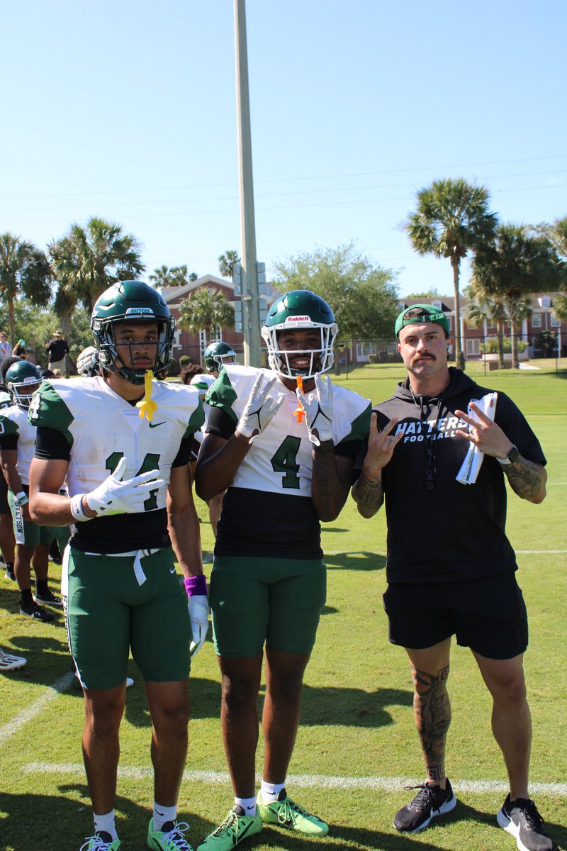 👀- W.R.’s can you dominate a 1 V 1 match up in the pressure moments? 👀🫵🏾