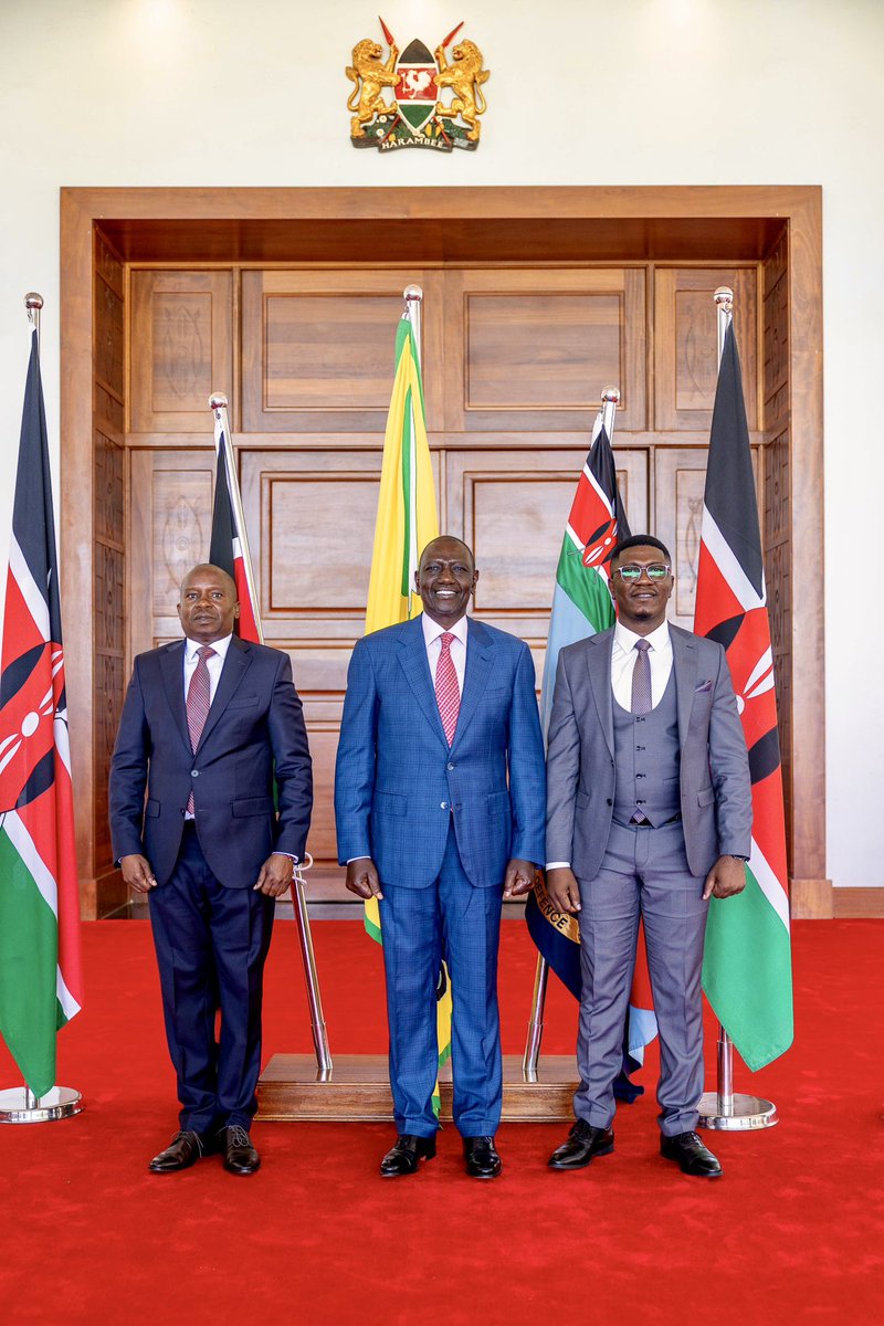 fikirini_jacobs's tweet image. This morning at State House, Nairobi, I was officially sworn in as the Principal Secretary for the State Department for Youth Affairs and the Creative Economy.

I am deeply grateful to the Almighty God for this incredible blessing at this stage in my life. I also extend my…