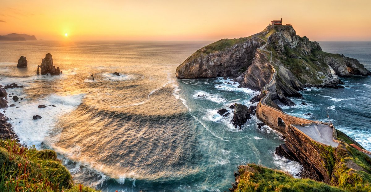 Eastcoast2503's tweet image. Good morning😊💖 🌻 Trade War is better than Nuclear War. Everything will be back to normal, just be patient and keep healthy and strong $NVDA $AMZN $SHOP $GOOGL $AAPL