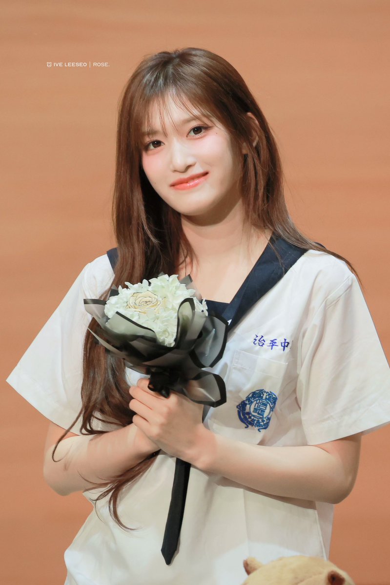 Rose_wyls's tweet photo. 250417

#IVE #아이브 #이서 #イソ #LEESEO @IVE_twt https://t.co/jSzub3s5Kn