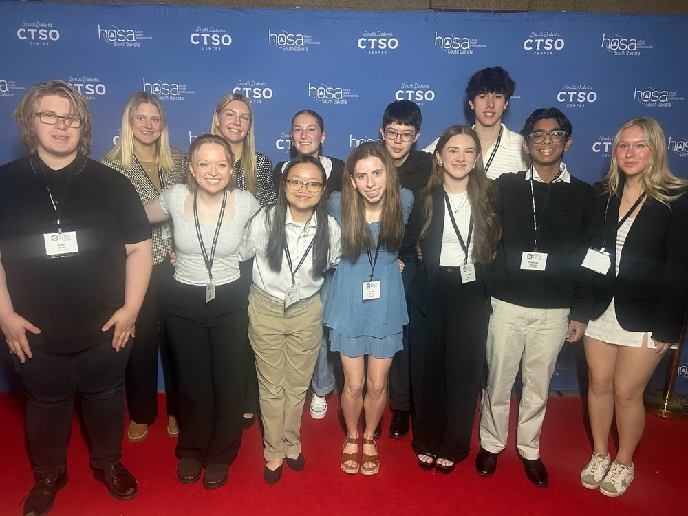 Lincoln Students Excel At HOSA State Conference sf.k12.sd.us/o/lhs/article/…