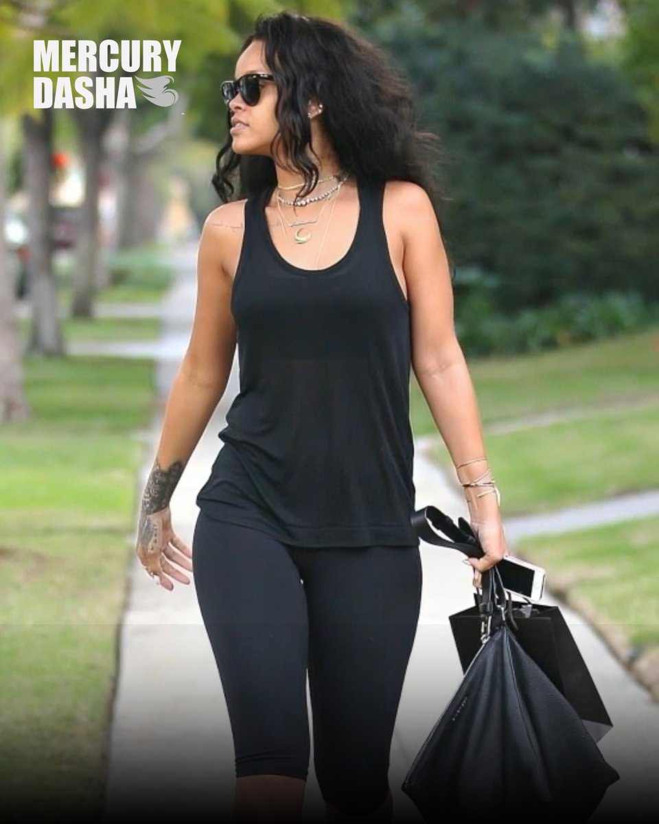 Mercury_Dasha's tweet image. 3 of Rihanna’s boldest street style looks. Which one slays and which one flops? 🖤 Designers, has her style inspired you lately? Drop your thoughts below! #fashtech #fashionai #fashion #fashiondesign #fashiontrends #fashionista