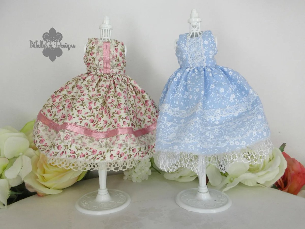 MollyGDesigns's tweet image. Blythe Dresses

Ready for a pretty summer. Unique handmade outfits for Blythe.

etsy.com/uk/listing/189…
#Blythe #etsysellers #MHHSBD