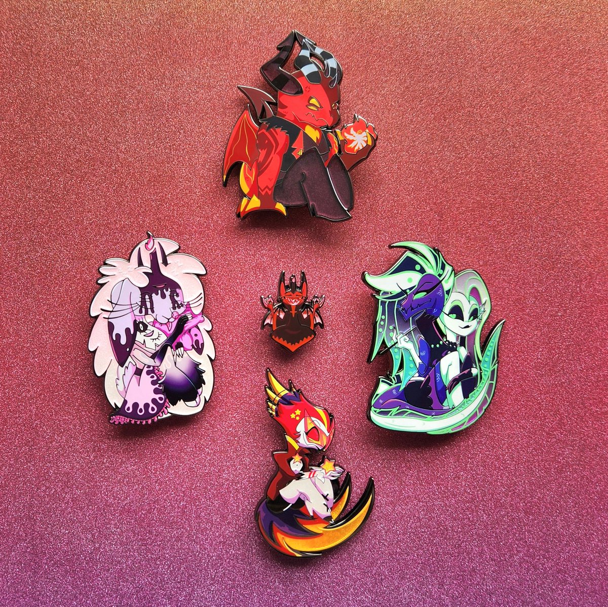 Masterminds enamel pin sets now available! Various grades available.

azmodeusart.etsy.com/listing/186003…
azmodeusart.etsy.com/listing/184824…